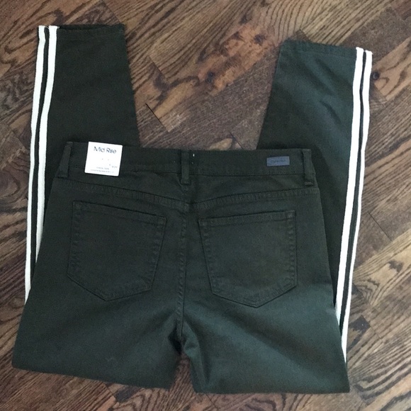 Sneak Peek Mid Rise Skinny Jeans - Picture 5 of 13